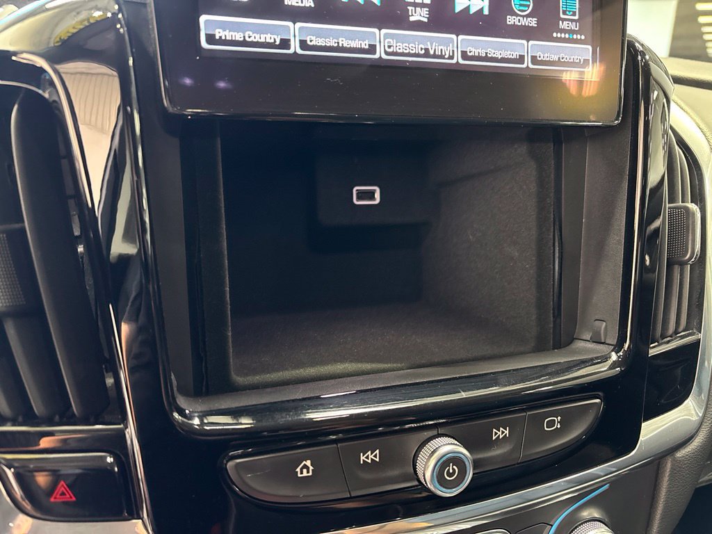 Used 2019 Chevrolet Traverse LT w/ LPO, Floor Liner Package AWD/4WD image 23