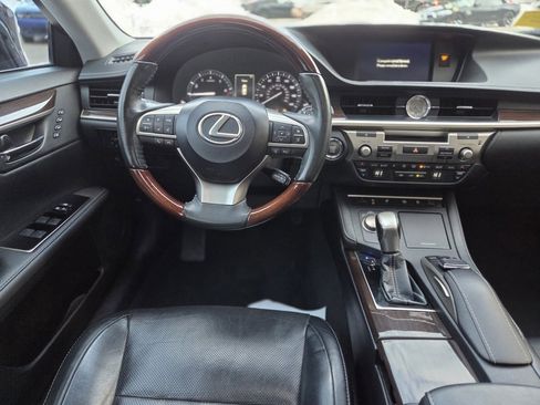 Used 2017 Lexus ES 350 w/ Luxury Package image 19