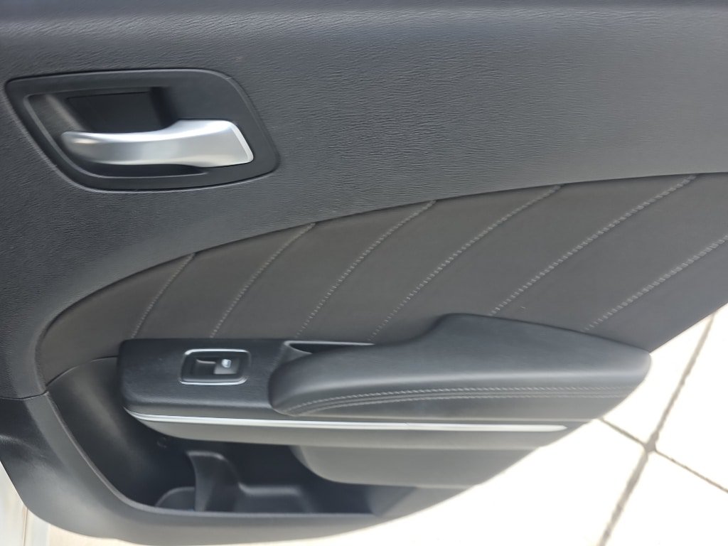 Used 2017 Dodge Charger R/T RWD image 19