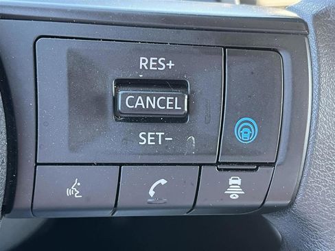 Used 2024 Nissan Rogue SV image 23