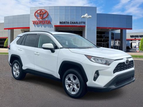 Used 2021 Toyota RAV4 XLE FWD image 1