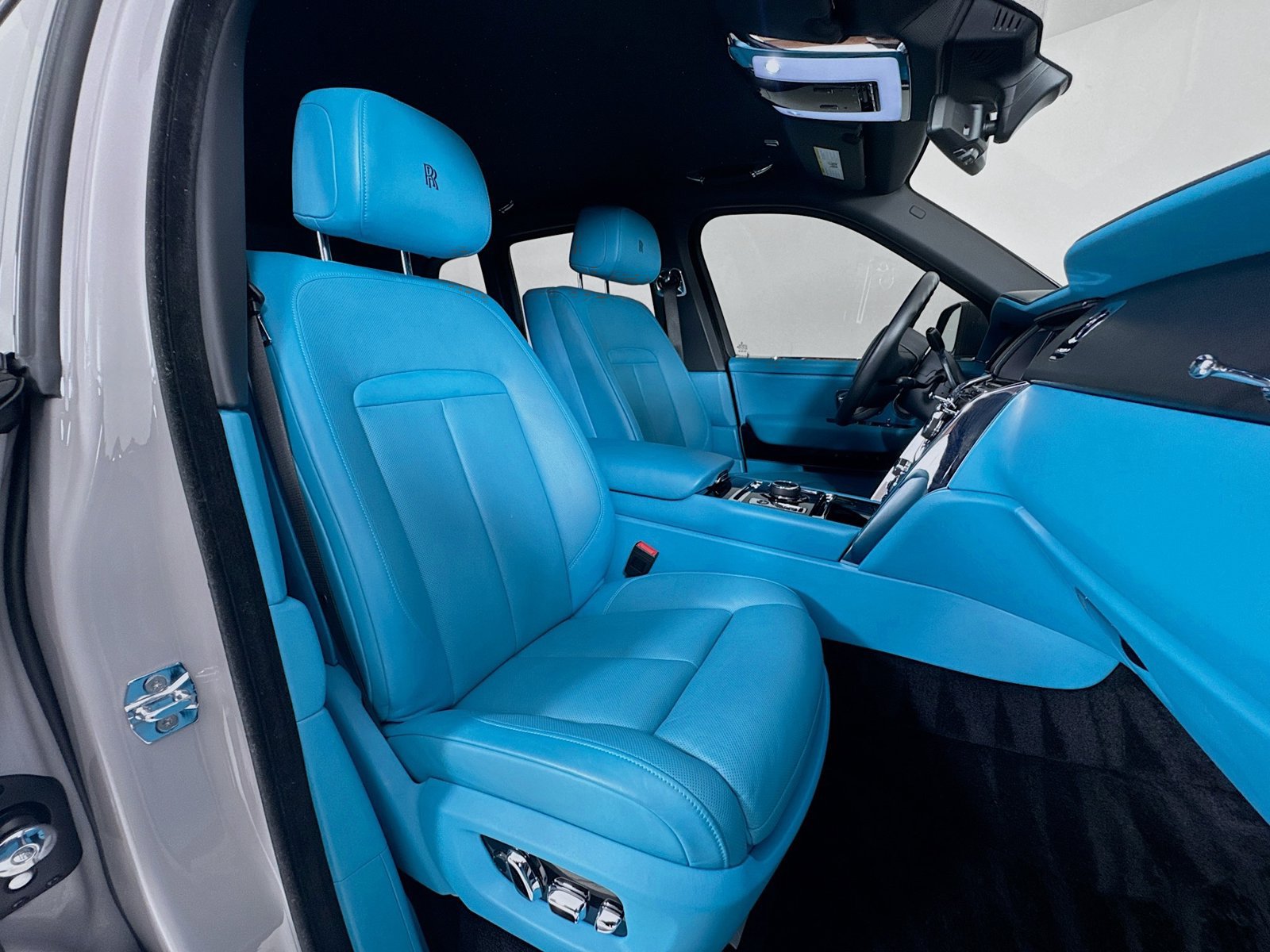 Certified 2022 Rolls-Royce Cullinan w/ Dark Exterior Package AWD/4WD image 28
