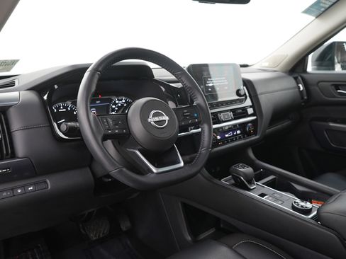 Used 2024 Nissan Pathfinder SL w/ SL Premium Package AWD/4WD image 28