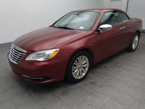 Used 2013 Chrysler 200 Limited image 2