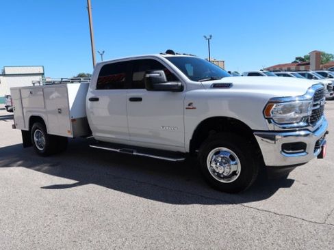 Used 2024 RAM 3500 Big Horn image 3