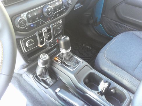 Used 2024 Jeep Wrangler Sahara w/ Technology Group image 15