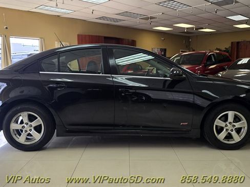Used 2012 Chevrolet Cruze LT w/ RS Package FWD image 5