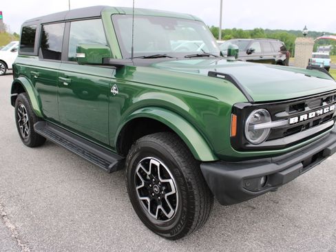 Used 2025 Ford Bronco Outer Banks AWD/4WD image 4