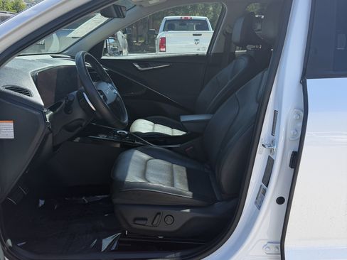 Used 2023 Kia Niro Wave w/ Wave Preserve Package FWD image 16