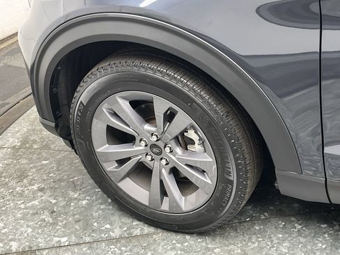 Used 2023 Ford Explorer XLT w/ Equipment Group 202A image 35