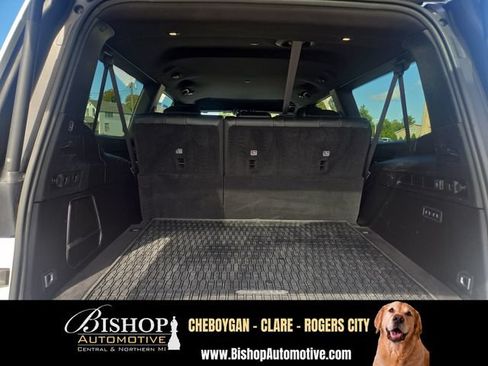 Used 2024 Jeep Wagoneer L Series II w/ Flexible Seating Group AWD/4WD image 19