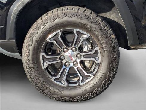 Used 2024 GMC Canyon AT4 AWD/4WD image 24