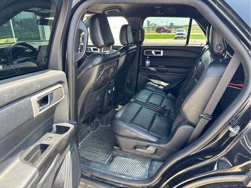 Used 2020 Ford Explorer XLT w/ Equipment Group 202A AWD/4WD image 6