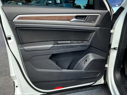 Used 2019 Volkswagen Atlas SEL Premium image 21