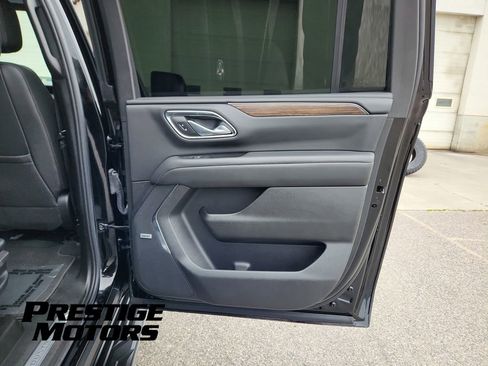 Used 2023 Chevrolet Suburban High Country w/ Advanced Technology Package image 24