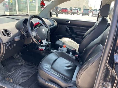 Used 2009 Volkswagen Beetle Coupe FWD image 6