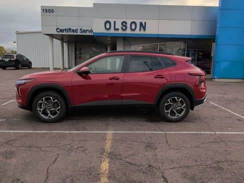 New 2026 Chevrolet Trax LT w/ LT Convenience Package image 2