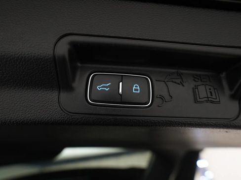 Used 2023 Ford Explorer XLT w/ Equipment Group 202A AWD/4WD image 15