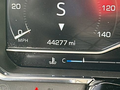 Used 2024 GMC Sierra 1500 SLT w/ SLT Premium Plus Package image 29