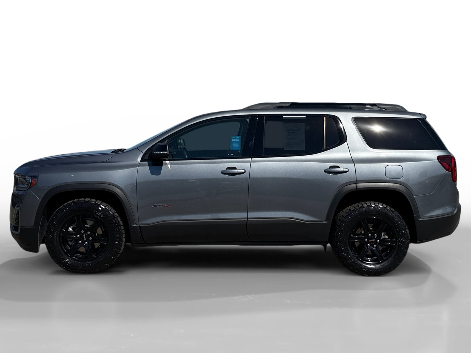 Used 2022 GMC Acadia AT4 w/ Technology Package AWD/4WD image 2