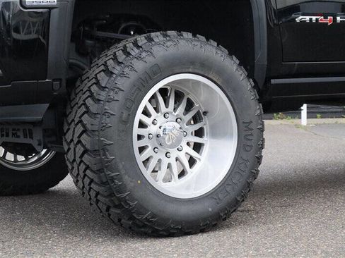Used 2025 GMC Sierra 3500 AT4 w/ AT4 Premium Plus Package AWD/4WD image 14