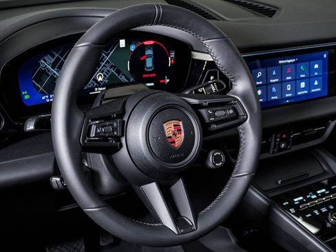 New 2026 Porsche Macan 4 Electric AWD/4WD image 18