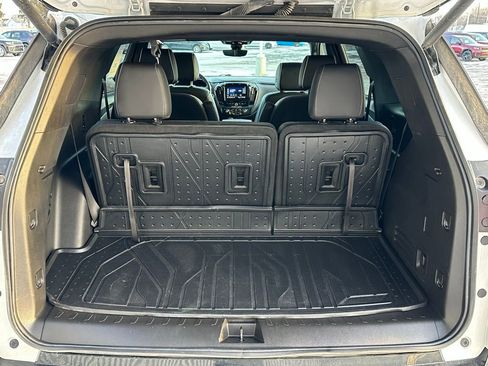 Used 2023 Chevrolet Traverse Premier w/ Redline Edition image 17