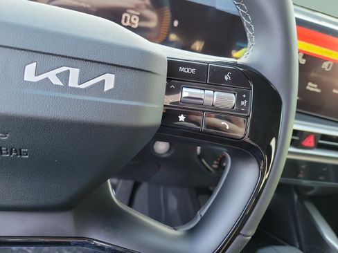 New 2026 Kia Sorento LX FWD image 23