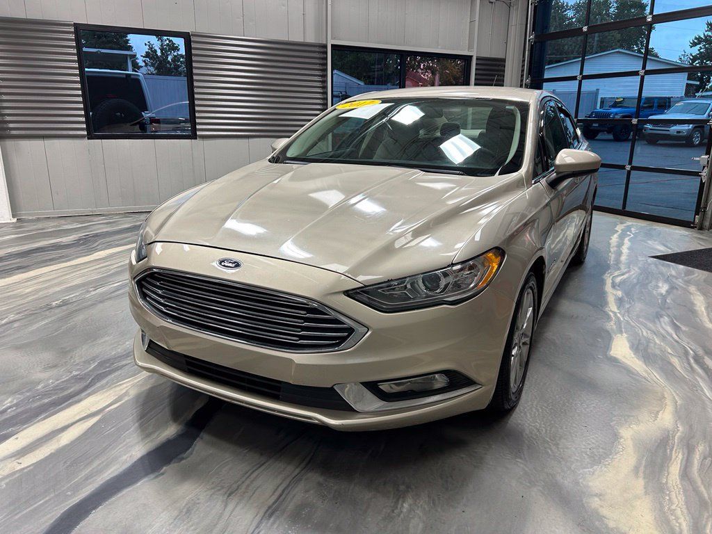 Used 2017 Ford Fusion SE FWD image 3