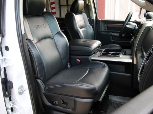 Used 2015 RAM 2500 Laramie w/ Convenience Group AWD/4WD image 40