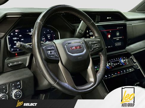 Used 2025 GMC Sierra 2500 AT4X AWD/4WD image 13