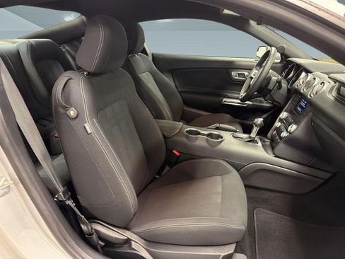 Used 2019 Ford Mustang Coupe RWD image 22