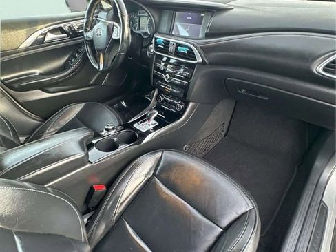 Used 2018 INFINITI QX30 Premium w/ Cargo Package image 13