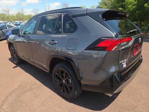 Certified 2022 Toyota RAV4 SE w/ Convenience Package AWD/4WD image 5