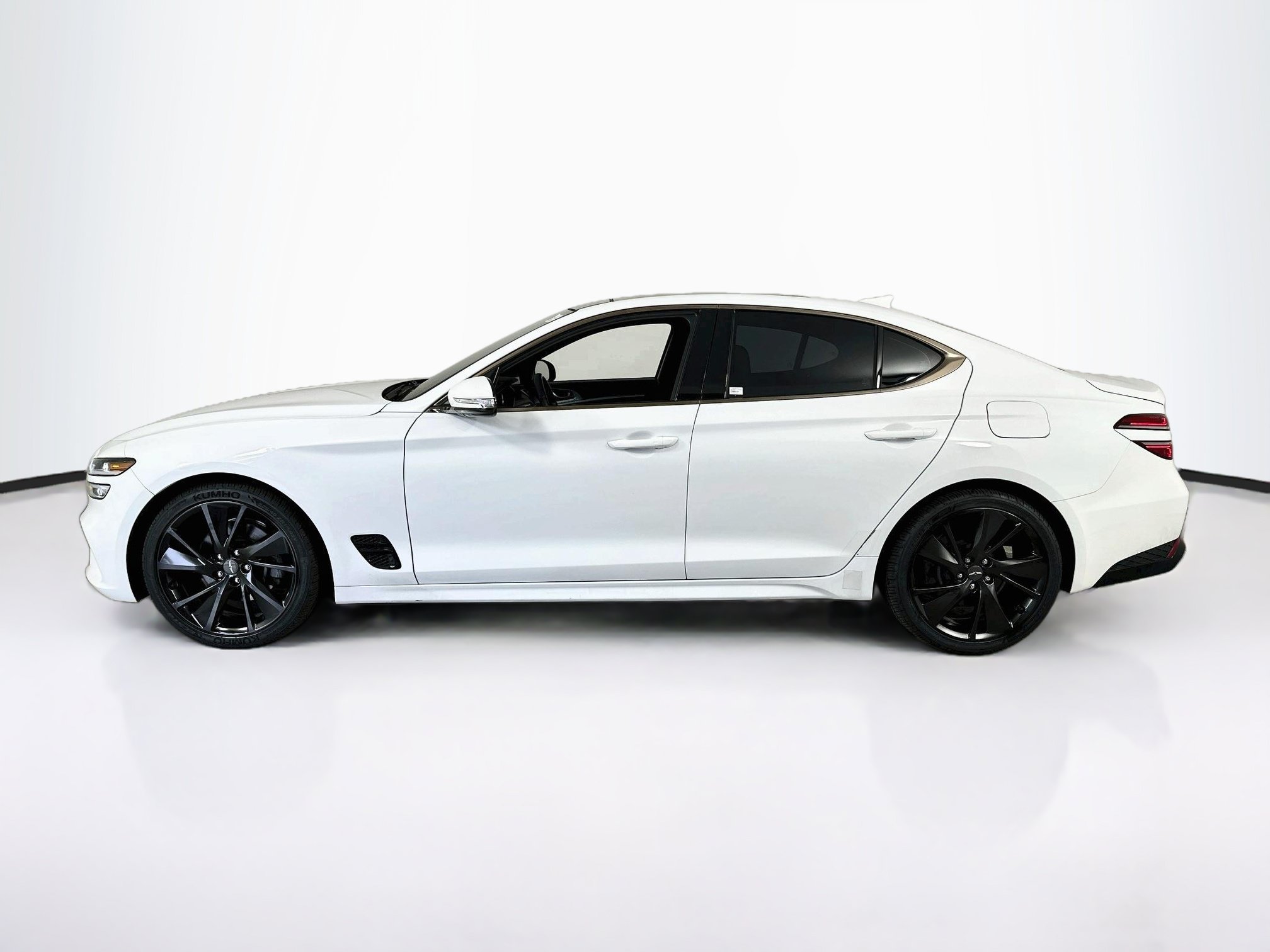 Used 2023 Genesis G70 2.0T w/ Sport Prestige Package RWD image 8