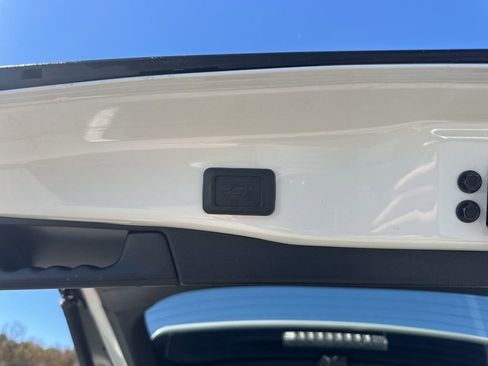 Used 2019 Toyota RAV4 Limited image 30