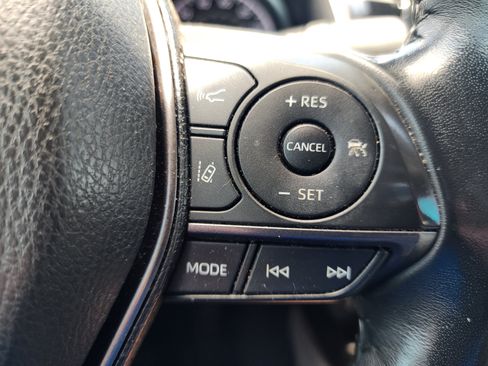 Used 2021 Toyota Camry SE FWD image 18