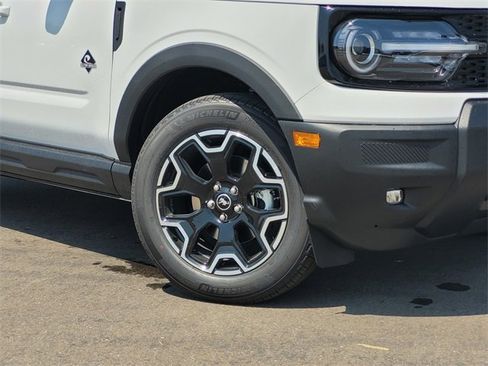 New 2025 Ford Bronco Sport Outer Banks image 2