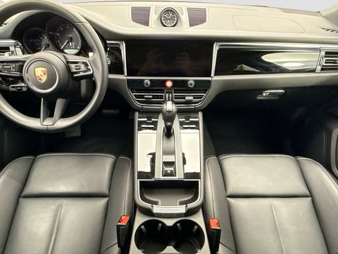 Certified 2025 Porsche Macan AWD/4WD image 15