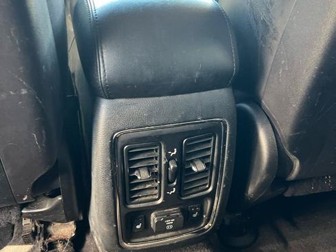Used 2011 Jeep Grand Cherokee Limited AWD/4WD image 6
