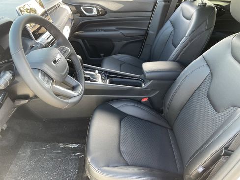 New 2026 Jeep Compass Latitude image 18