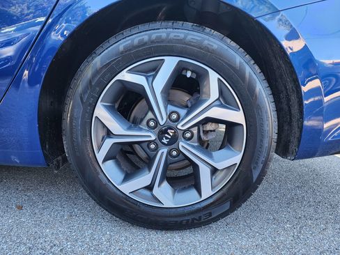 Used 2020 Kia Forte LXS FWD image 16