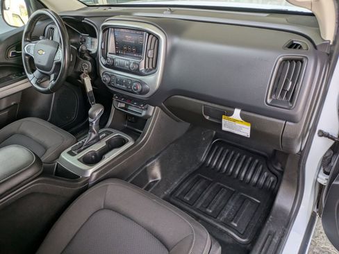 Used 2022 Chevrolet Colorado LT w/ Fleet Safety Package RWD image 28