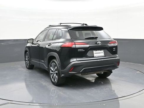 Used 2024 Toyota Corolla Cross XLE w/ Convenience Package image 8