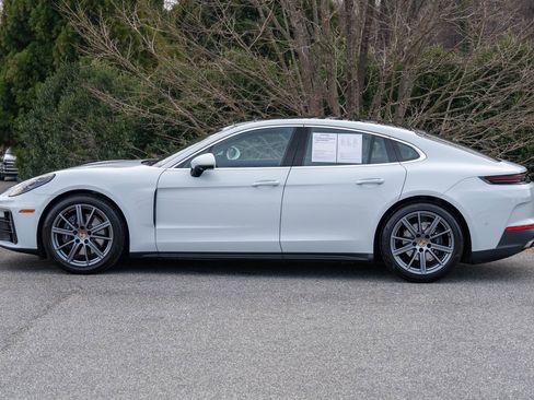 Certified 2025 Porsche Panamera 4 image 2