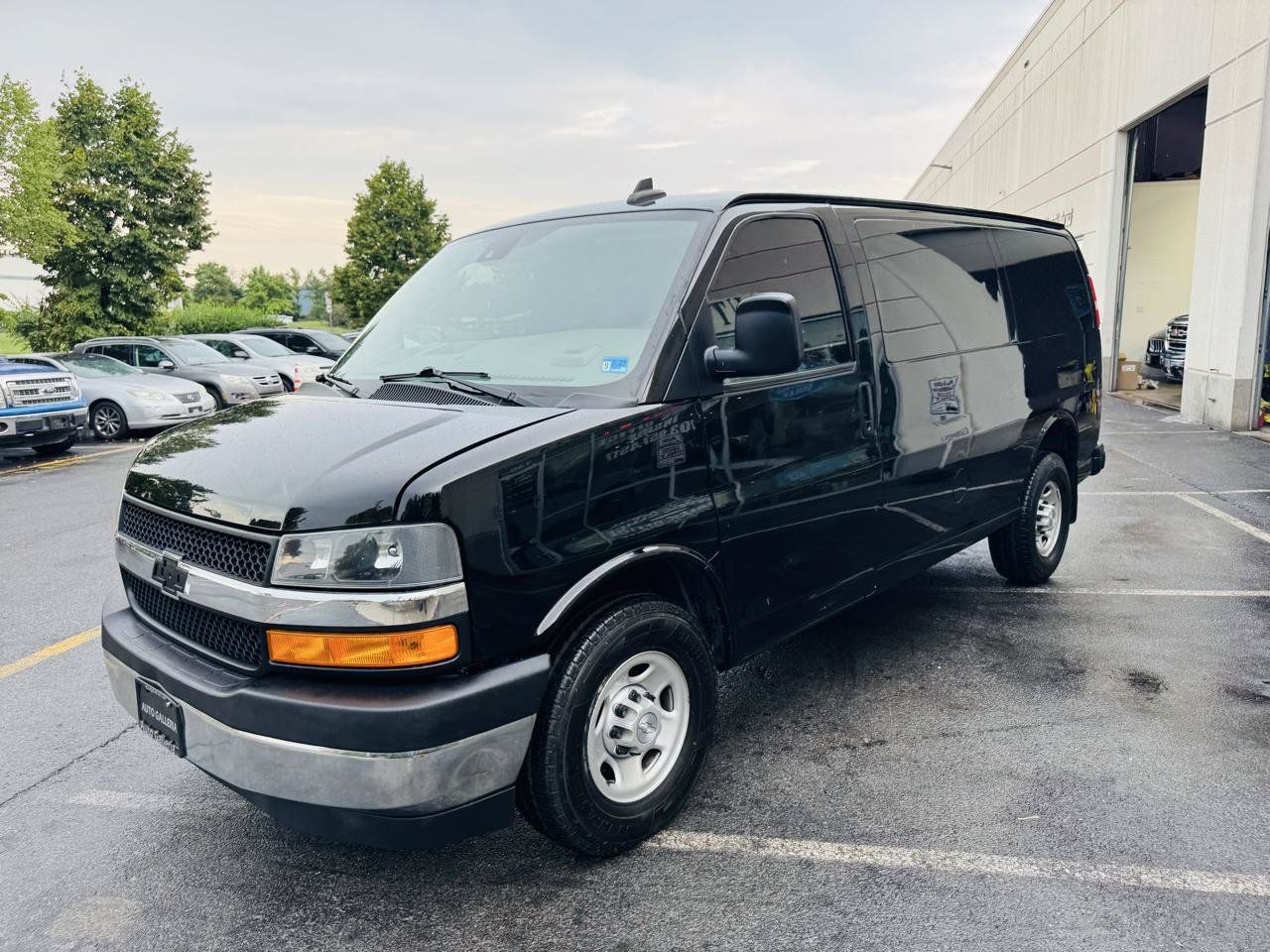 Used 2019 Chevrolet Express 2500 w/ Driver Convenience Package RWD image 24