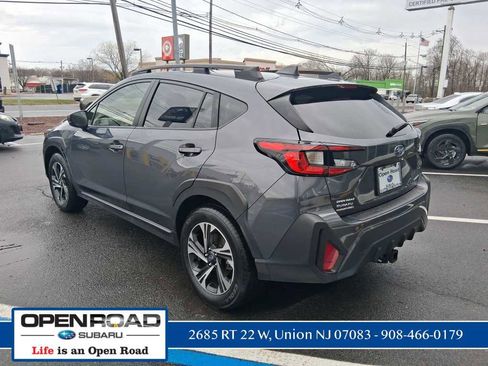 Used 2024 Subaru Crosstrek 2.0i Premium image 5