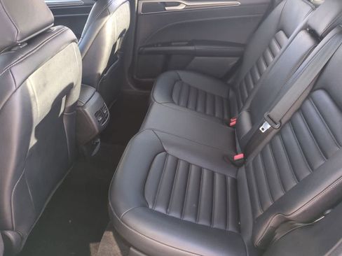 Used 2020 Ford Fusion SEL image 17