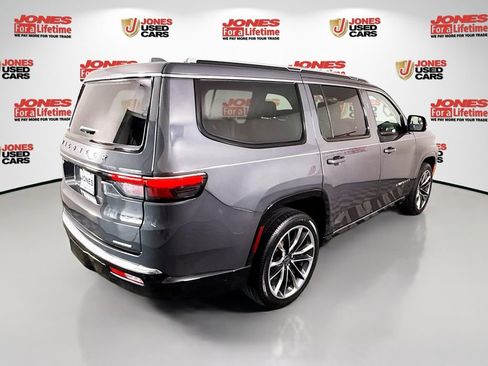Used 2022 Jeep Wagoneer Series III w/ Premium Group I AWD/4WD image 19