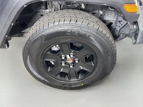 Used 2021 Jeep Gladiator Sport w/ Trailer Tow Package image 32